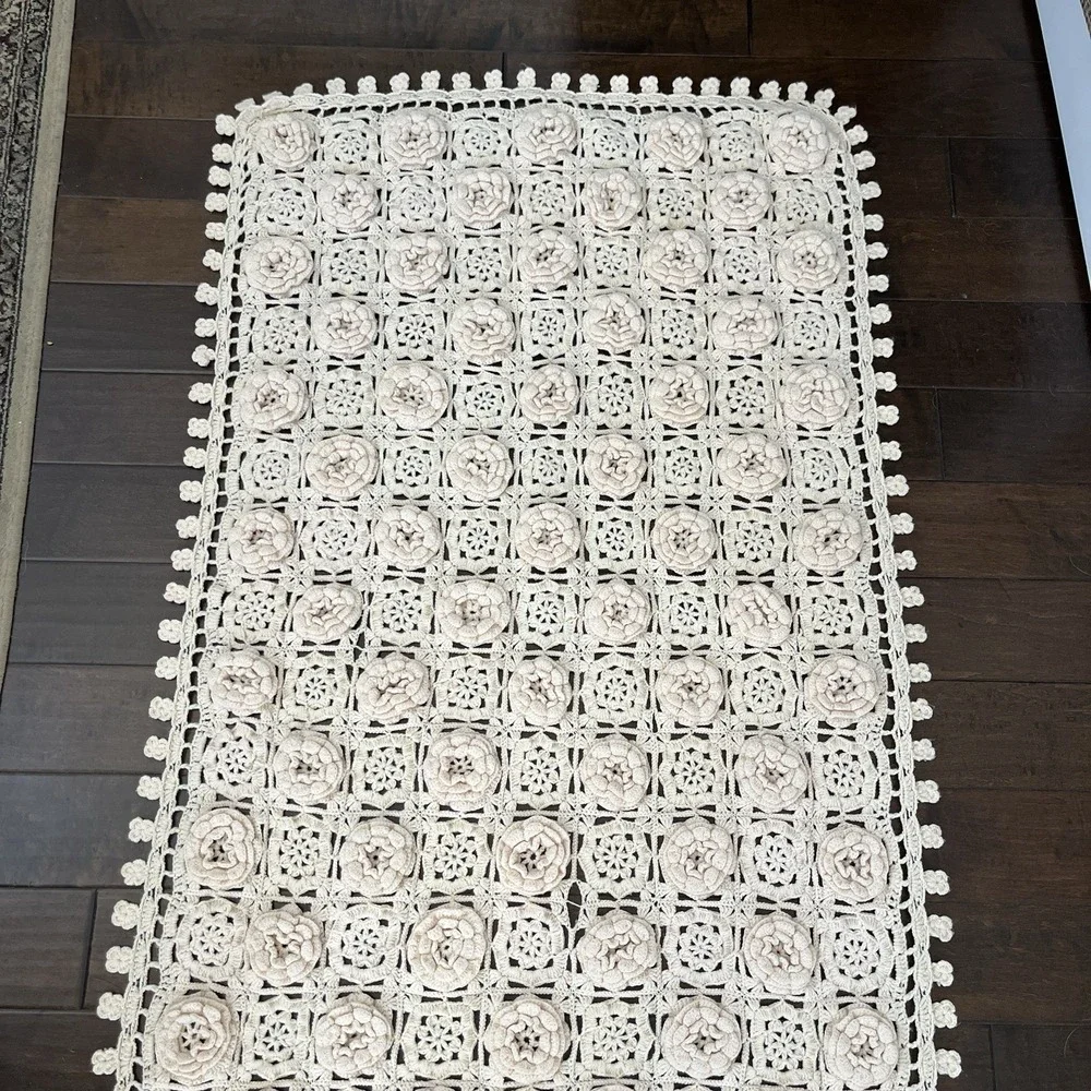 Vintage Crochet Blanket Throw Floral Raised Granny Square Scalloped Beige 61x36